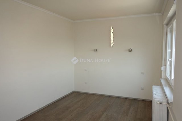 Eladó téglalakás, Budapesten, II. kerületben 114.9 M Ft