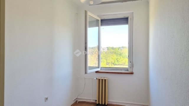 Eladó panellakás, Pécsett 41 M Ft, 3 szobás