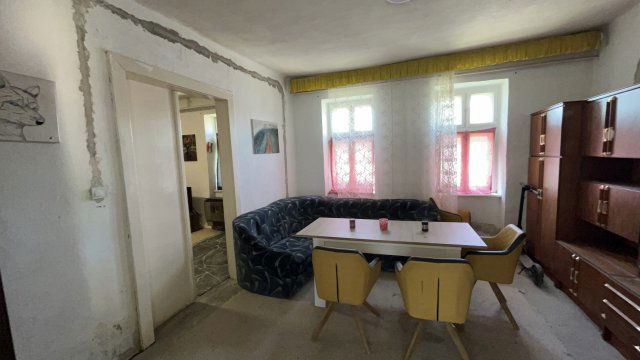 Eladó családi ház, Makón, Kürt utcában 32 M Ft, 4 szobás