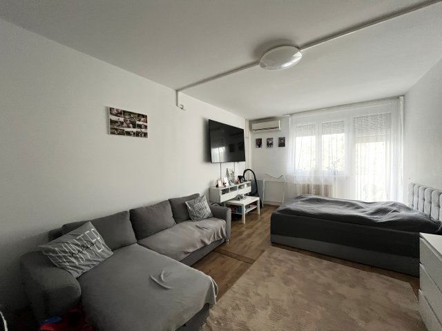 Eladó téglalakás, Dunaújvárosban 38.7 M Ft, 2 szobás