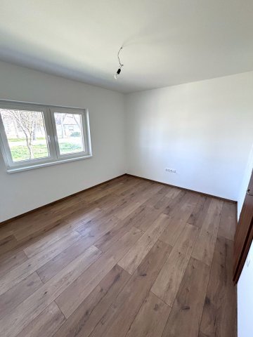 Eladó családi ház, Kiskunhalason 84.99 M Ft, 4 szobás