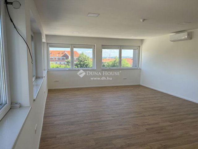 Kiadó iroda, Pécsett 159 E Ft / hó, 1 szobás