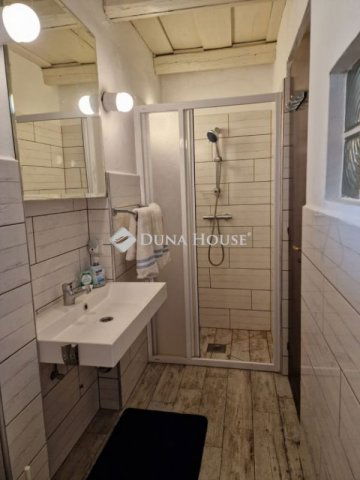 Eladó családi ház, Balatonkenesén 99.9 M Ft, 3 szobás