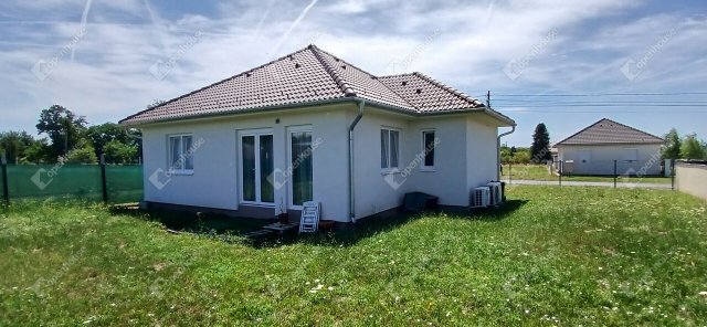 Eladó családi ház, Zalaboldogfán 59.9 M Ft, 3 szobás