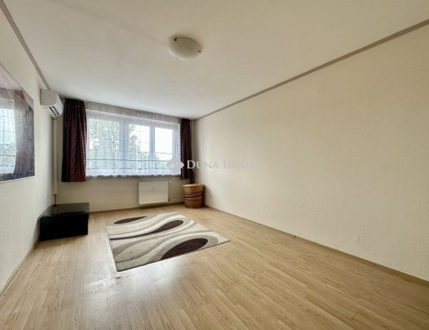 Eladó panellakás, Budapesten, III. kerületben 67.9 M Ft