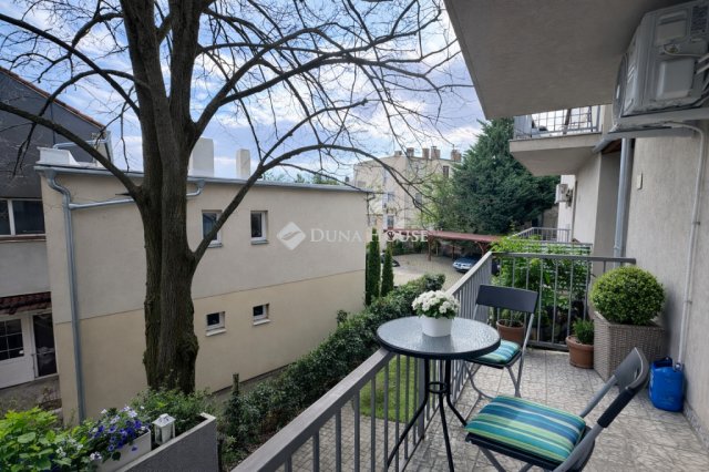 Eladó téglalakás, Pécsett 56 M Ft, 2 szobás