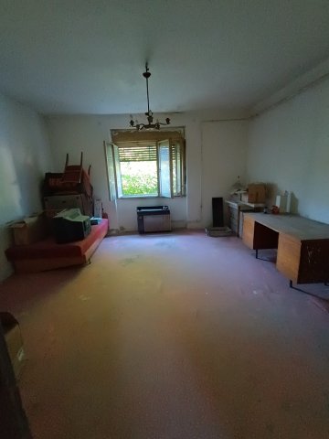 Eladó családi ház, Székesfehérvárott 29 M Ft, 1 szobás