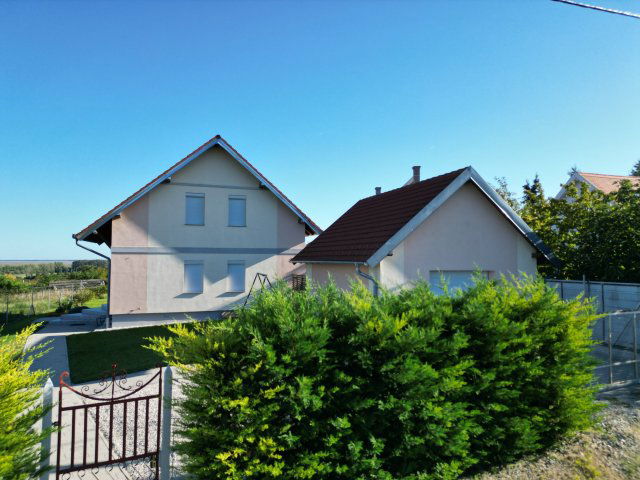 Eladó családi ház, Fertőrákoson 189.5 M Ft, 5 szobás