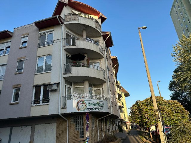 Eladó téglalakás, Nyíregyházán 64.99 M Ft, 2+1 szobás