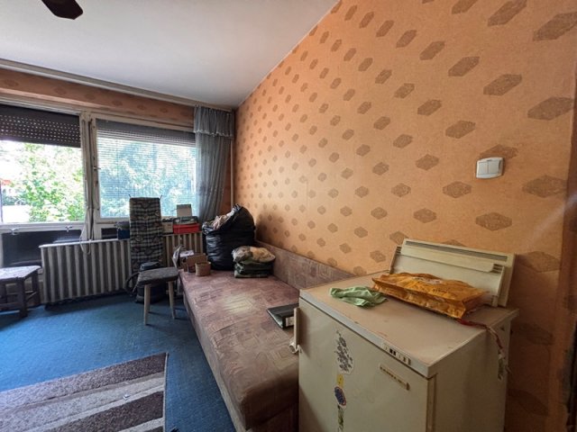 Eladó panellakás, Pécsett, János utcában 32.9 M Ft, 2 szobás