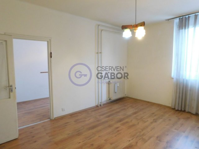 Eladó téglalakás, Debrecenben 37.5 M Ft, 1+1 szobás