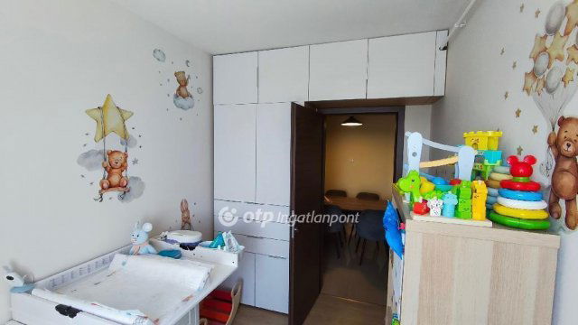 Eladó panellakás, Budapesten, III. kerületben 75.99 M Ft