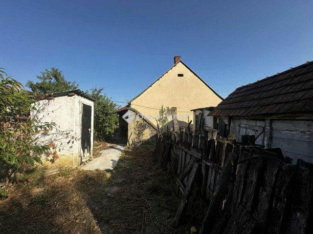 Eladó családi ház, Nagykónyin 10.99 M Ft, 2 szobás