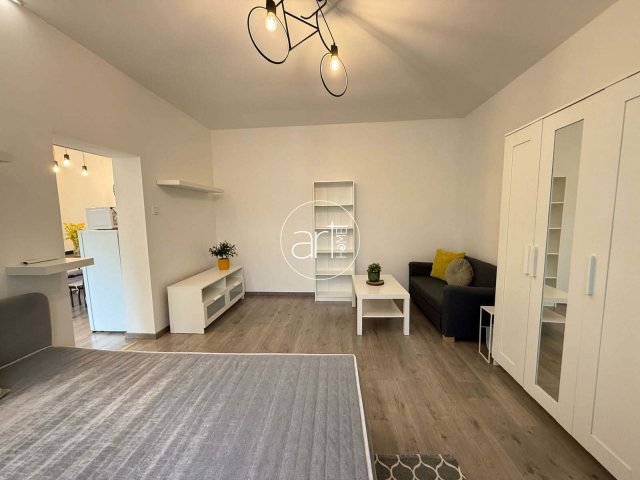 Eladó téglalakás, Szegeden, Moszkvai körúton 41.5 M Ft