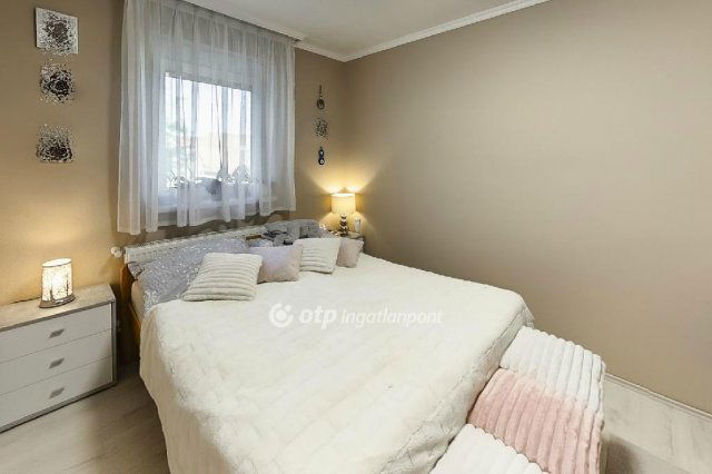 Eladó téglalakás, Füzesabonyban 41.9 M Ft, 3 szobás