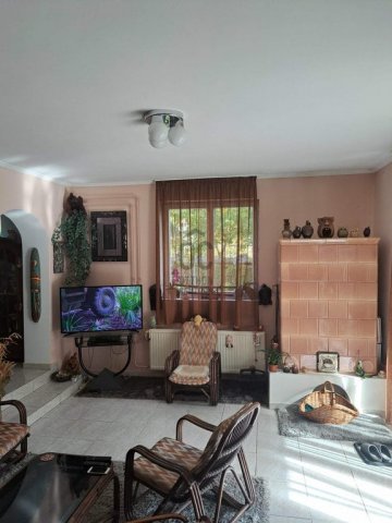 Eladó családi ház, Balatonudvariban 240 M Ft, 9 szobás