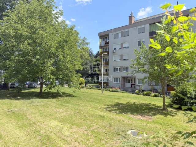 Eladó panellakás, Zalaegerszegen 62.9 M Ft, 3 szobás