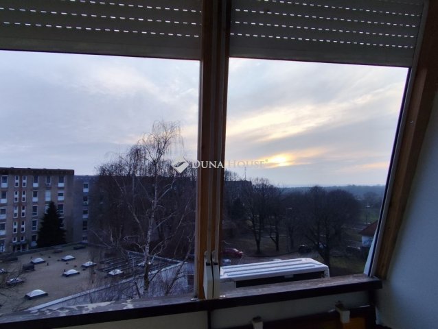 Kiadó panellakás, albérlet, Pécsett 160 E Ft / hó, 2 szobás