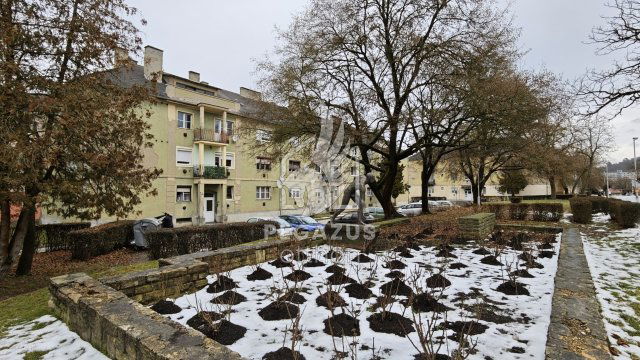 Eladó téglalakás, Ózdon, Árpád Vezér úton 10.8 M Ft