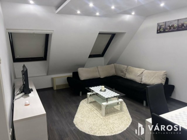 Kiadó téglalakás, albérlet, Debrecenben 260 E Ft / hó, 2 szobás