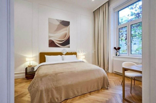 Eladó téglalakás, Budapesten, VI. kerületben 189 M Ft, 3 szobás