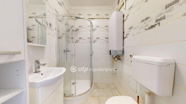 Eladó téglalakás, Kazincbarcikán 20 M Ft, 1 szobás