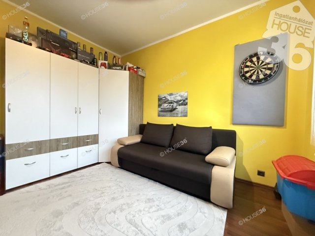 Eladó téglalakás, Kecskeméten 63.99 M Ft, 4 szobás