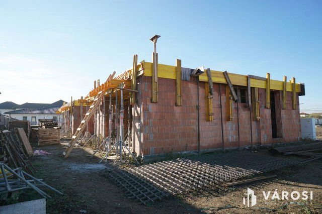 Eladó ikerház, Budapesten, XVIII. kerületben 159 M Ft, 5 szobás