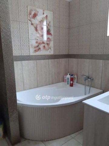 Eladó családi ház, Szigethalmon 89 M Ft, 6 szobás