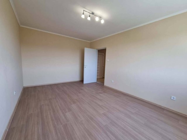 Eladó panellakás, Dunaújvárosban 35.5 M Ft, 2 szobás