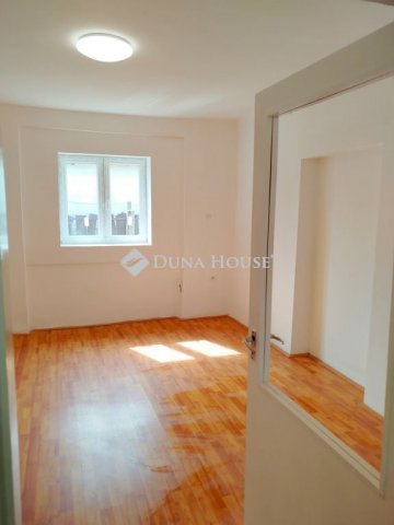 Eladó családi ház, Balsán 19 M Ft, 2 szobás