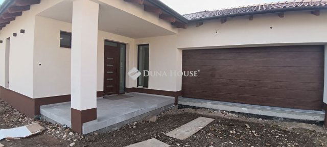 Eladó családi ház, Érden 235 M Ft, 5 szobás