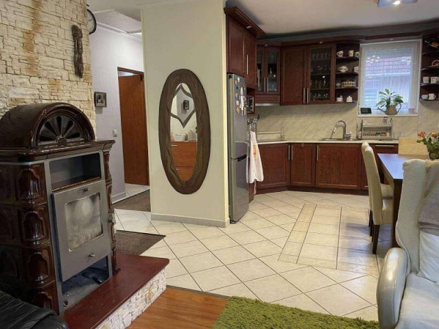 Eladó téglalakás, Pilisvörösváron 129 M Ft, 4 szobás