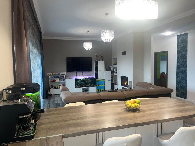 Eladó családi ház, Szadán 206 M Ft, 5 szobás