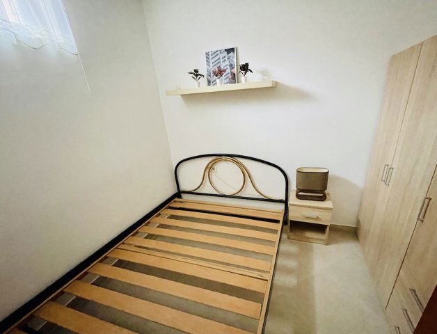 Kiadó téglalakás, albérlet, Pakson 100 E Ft / hó, 1 szobás