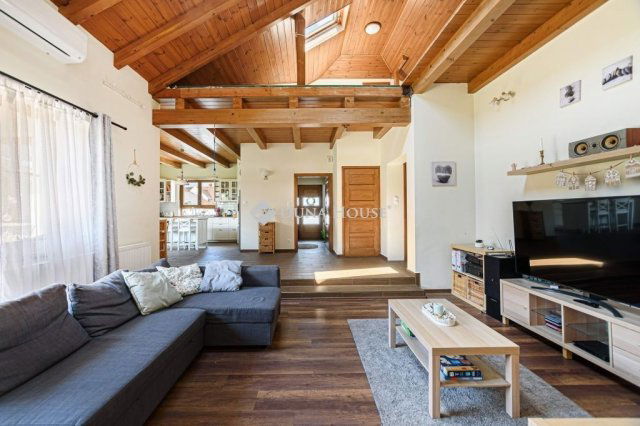 Eladó családi ház, Pusztazámoron 159.9 M Ft, 4 szobás