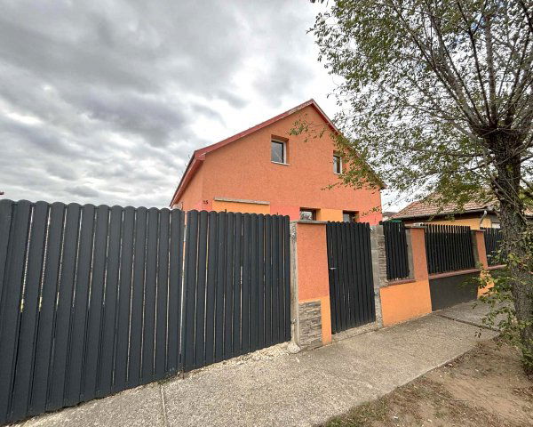 Eladó családi ház, Ócsán 75.75 M Ft, 4+2 szobás