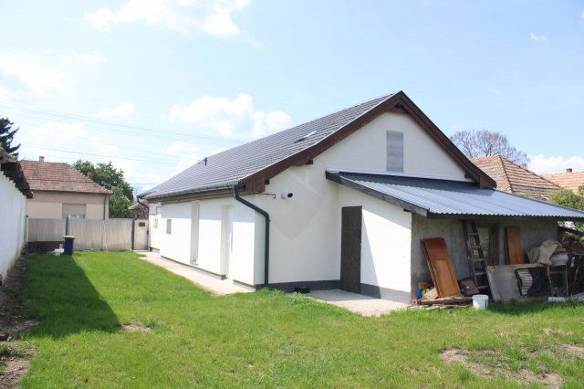 Eladó családi ház, Lőrinciben 41.5 M Ft, 3 szobás