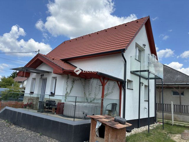 Eladó családi ház, Ráckeresztúron 68 M Ft, 1 szobás