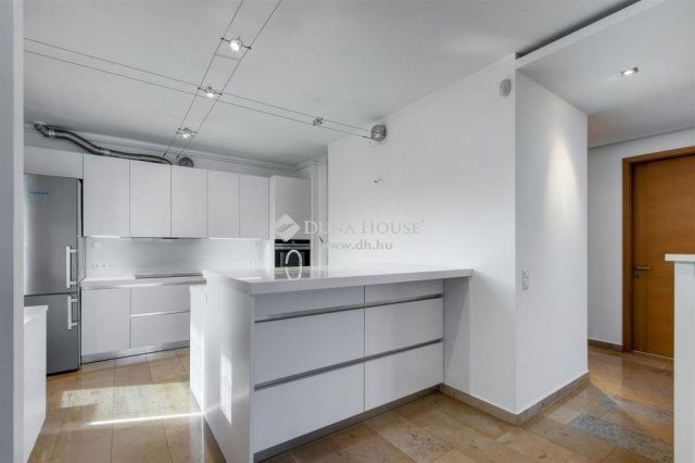 Eladó téglalakás, Budapesten, VI. kerületben 485 M Ft, 5 szobás