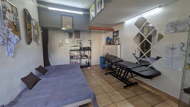 Eladó üzlethelyiség, Budapesten, X. kerületben, Állomás utcában