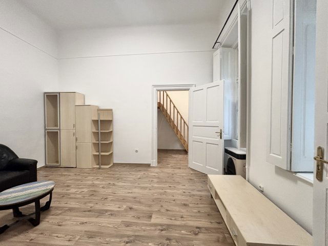 Kiadó téglalakás, albérlet, Budapesten, VI. kerületben