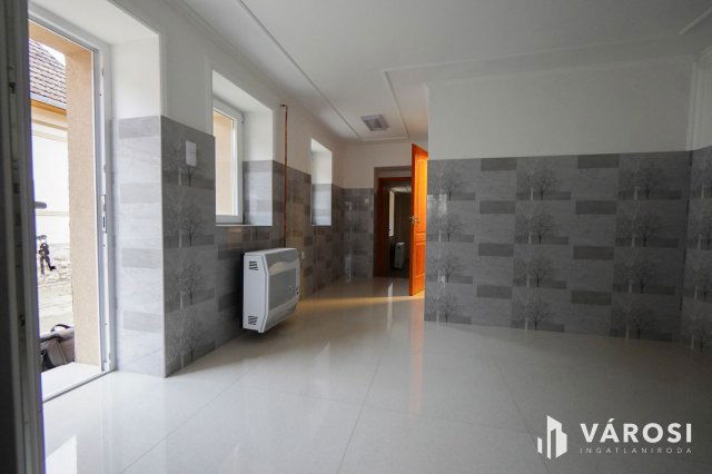 Eladó családi ház, Tóalmáson 34.5 M Ft, 2 szobás