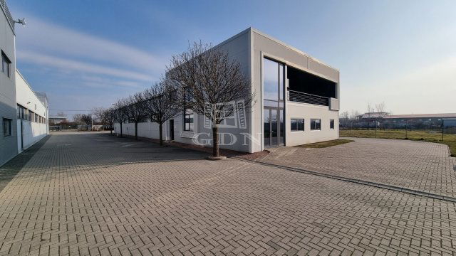 Kiadó ipari ingatlan, Székesfehérvárott 1410 E Ft / hó