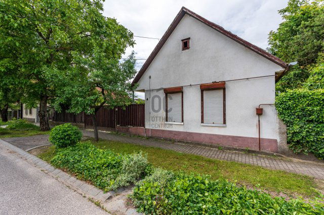 Eladó családi ház, Taksonyon 39.9 M Ft, 2 szobás