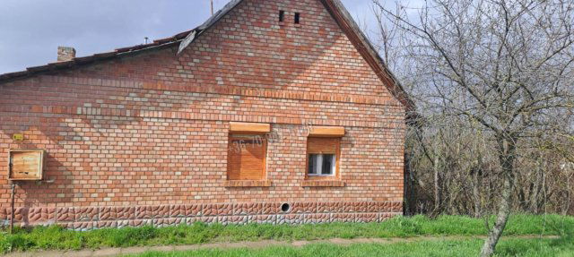Eladó családi ház, Kevermesen 4.9 M Ft, 2 szobás