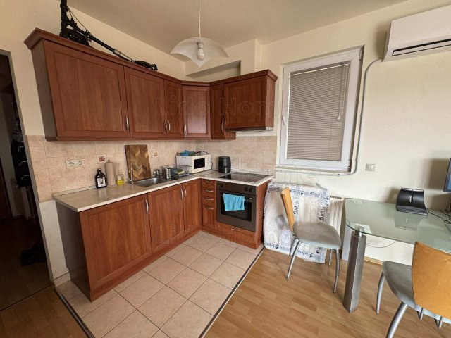 Eladó téglalakás, Siófokon 58.9 M Ft, 1 szobás