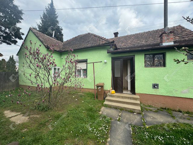 Eladó családi ház, Nován 11.9 M Ft, 3 szobás