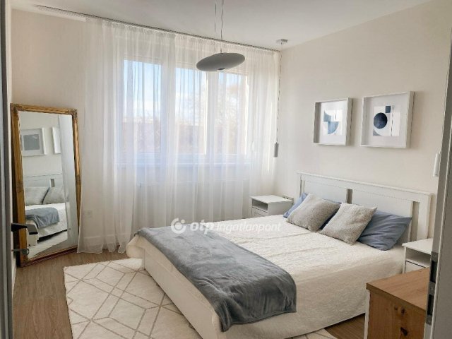 Eladó téglalakás, Debrecenben 63.5 M Ft, 2 szobás