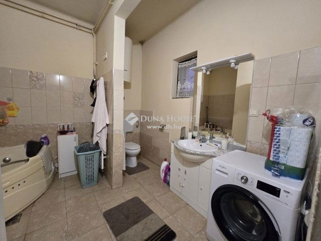 Eladó ikerház, Dunaharasztin 149.9 M Ft, 7 szobás